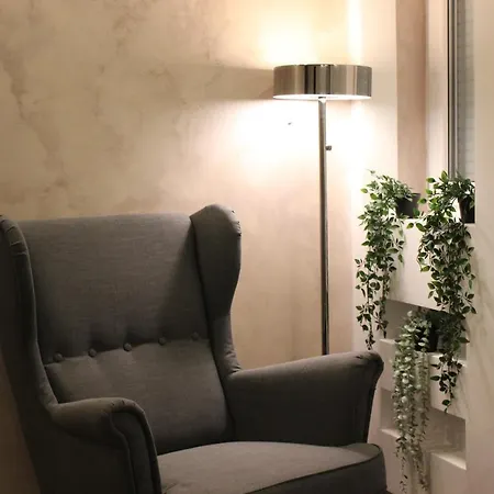 Summit Aptm , Parking In Garage *