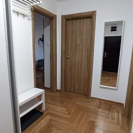 Summit Aptm , Parking In Garage