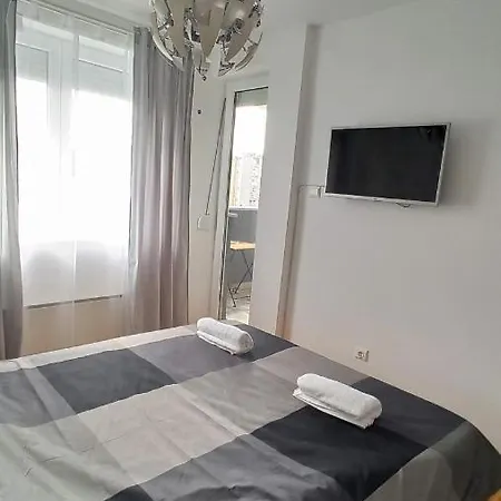 Summit Aptm , Parking In Garage *