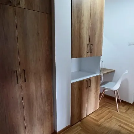 Summit Aptm , Parking In Garage Ni