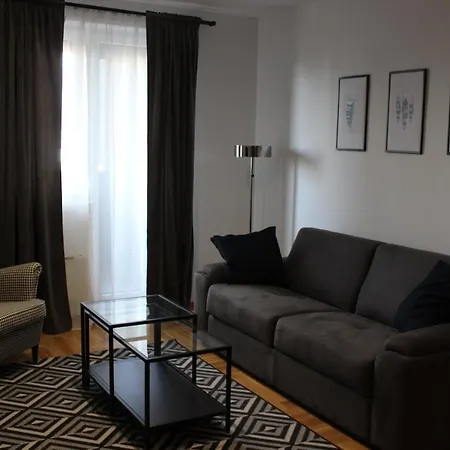 Apartment Luxury Parking In Garage